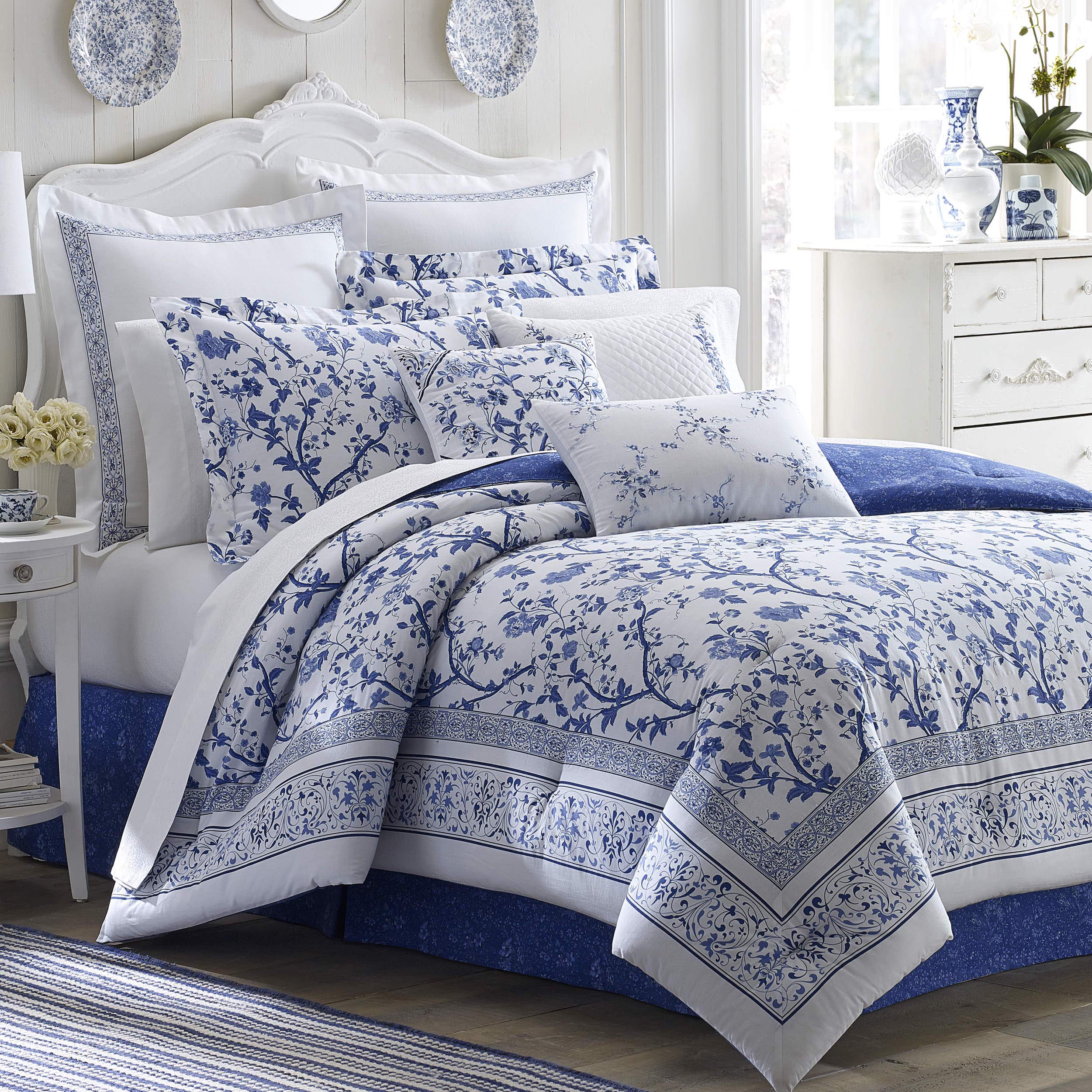 Laura Ashley - Queen Duvet Cover Set, Reversible Cotton Bedding With Matching Shams, Home Decor For All Seasons (Charlotte Blue,